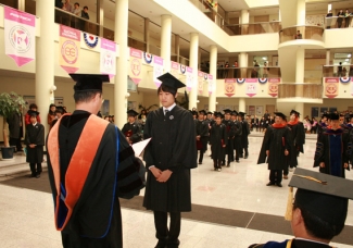 2011학년도 전자전기공학과 학위기 전달식 개최